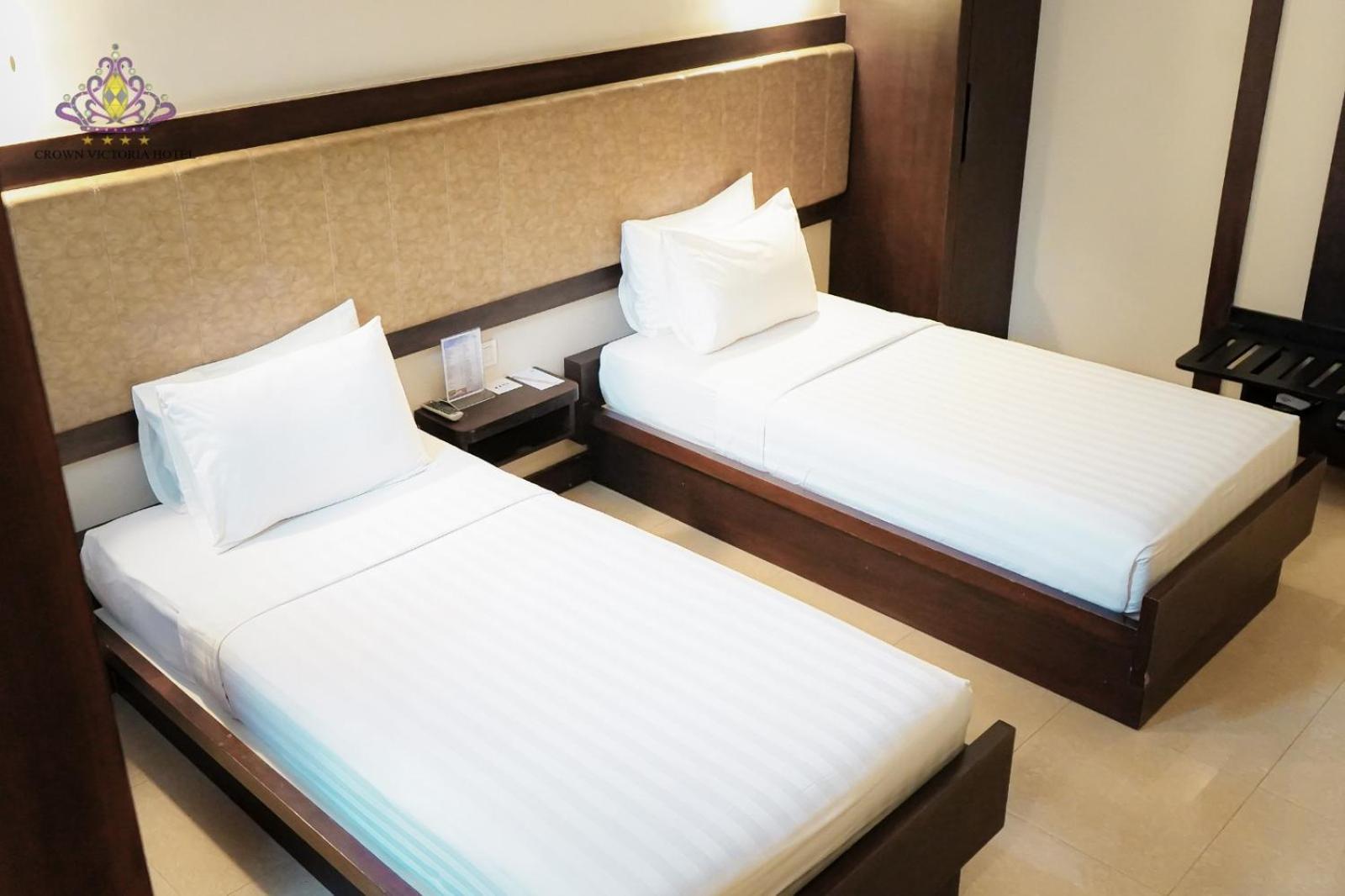 Crown Victoria Hotel Tulungagung Exterior photo